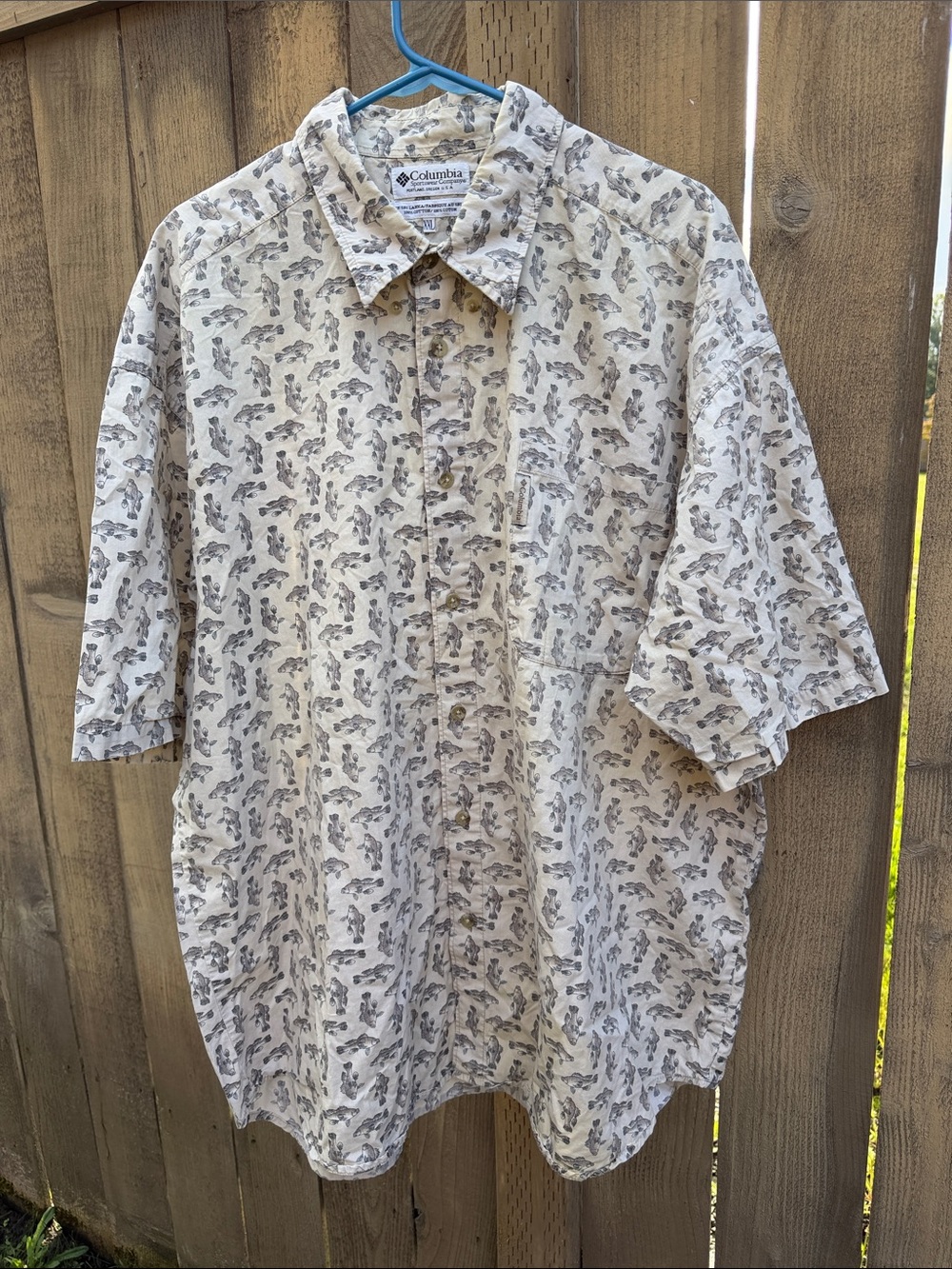 Vintage Columbia Sportswear Men’s Button-Up With Fish Print Size XXL